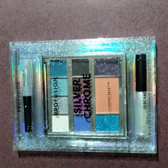 Profusion Cosmetics Other - Profusion Cosmetics Silver Chrome 13pc Face Kit